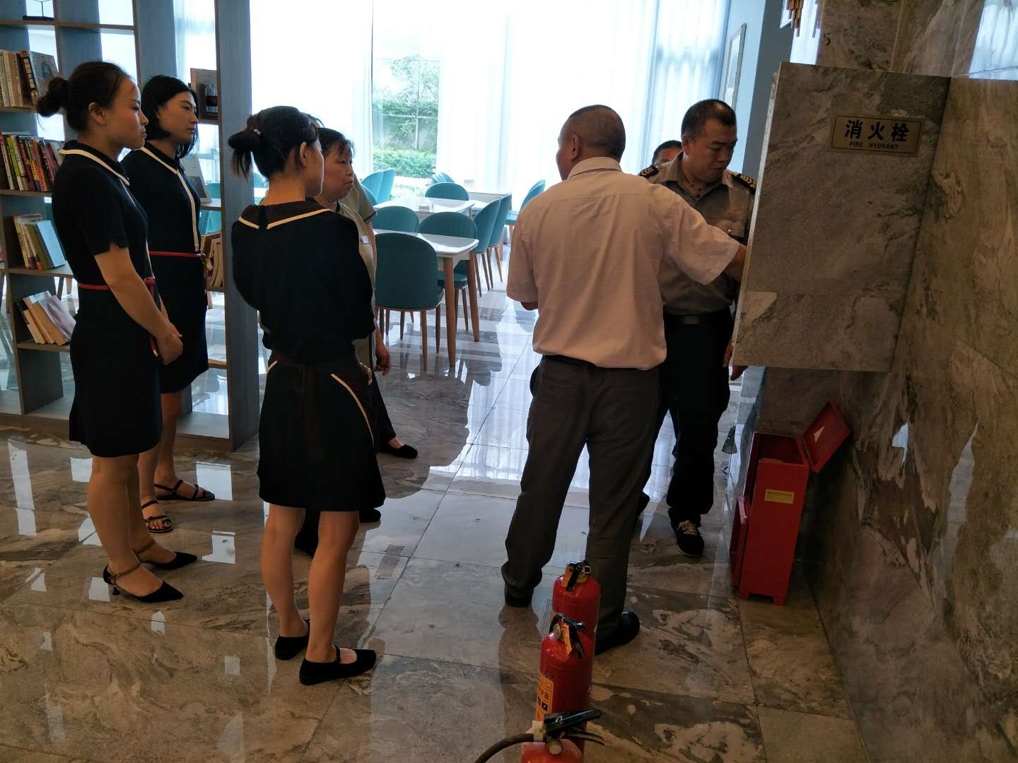 维卡V酒店开展消防安全大检查